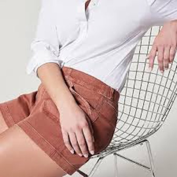 Tommy Hilfiger size 8, brown short shorts. Hook and clasp style, summer, beach - Picture 1 of 7